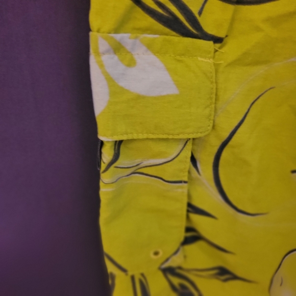 Boys Green Hybrid Swim Shorts with Tropical Print. Size 4 - Picture 4 of 6